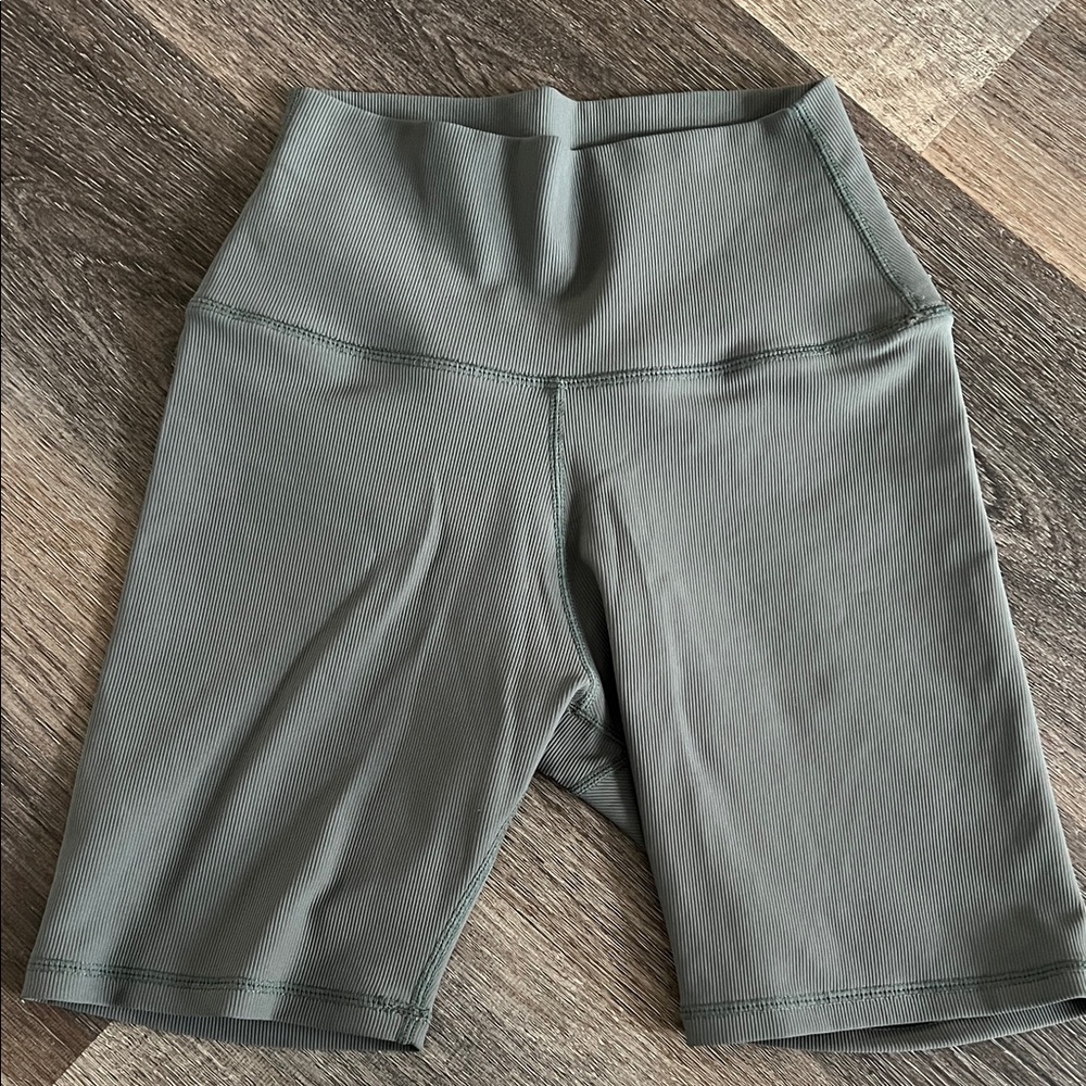 (25) Aura Shorts